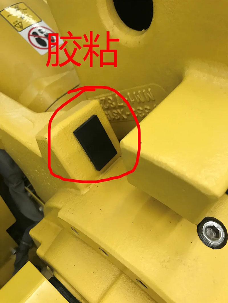 这样也能行？日本机器人的机械式限位器，居然是用胶水粘上去的……
