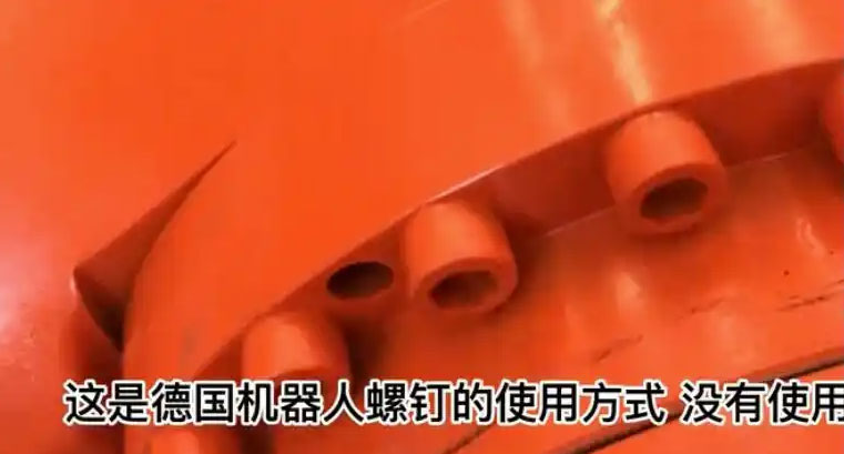 为什么只有我们的机器人使用开口弹垫？不敢多想，想多了越发迷茫