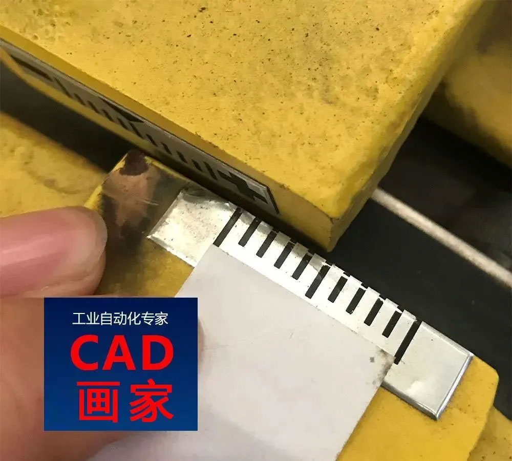 看到我们的机器人原点标识线，只剩苦笑，差距还很大，路还很长