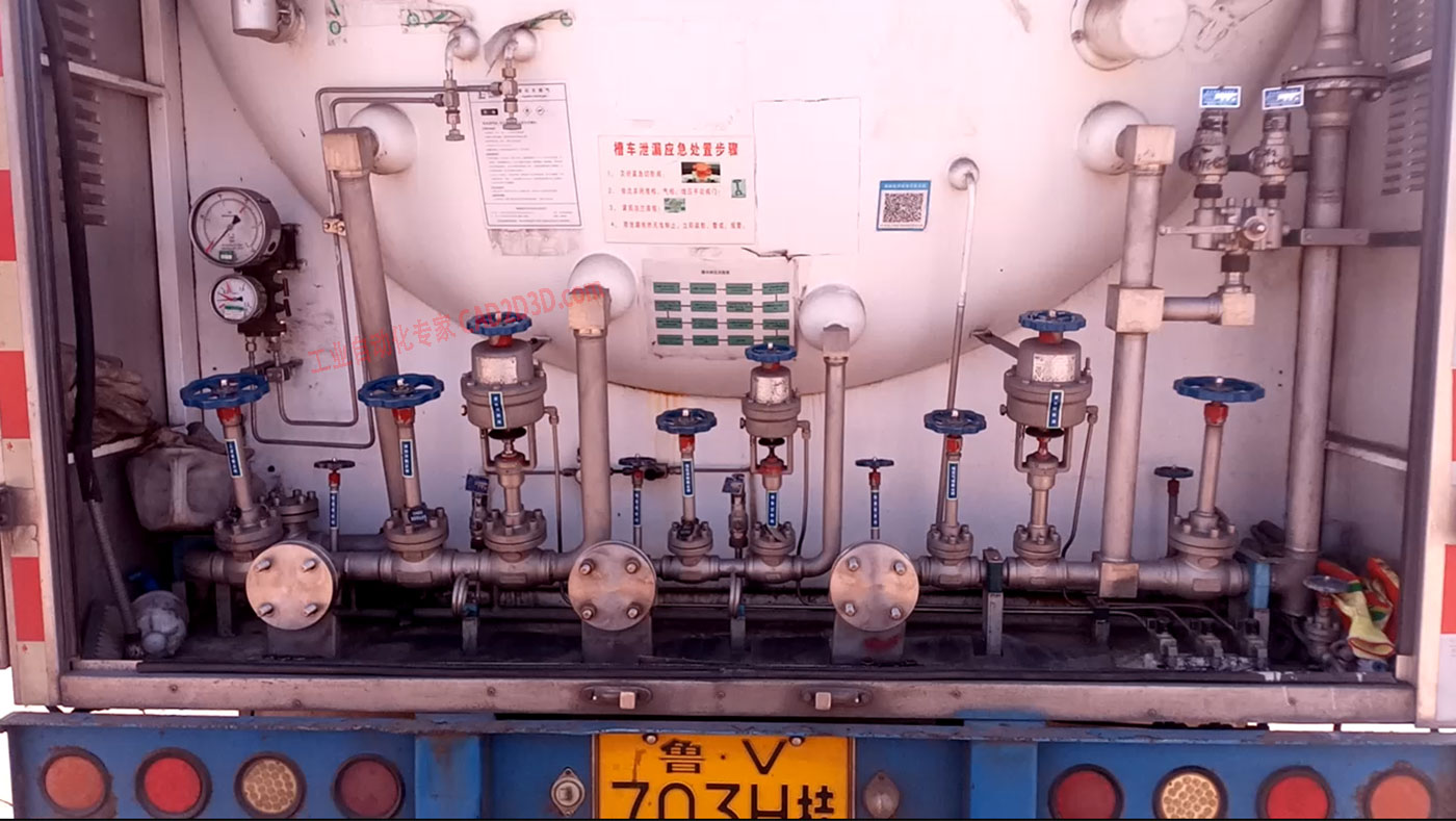 LNG槽车尾部管系实物图片大全，LNG运输车实物图，LNG罐车尾部管道实物图