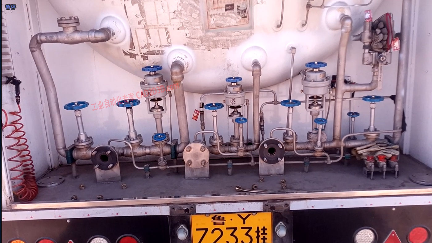 LNG槽车尾部管系实物图片大全，LNG运输车实物图，LNG罐车尾部管道实物图