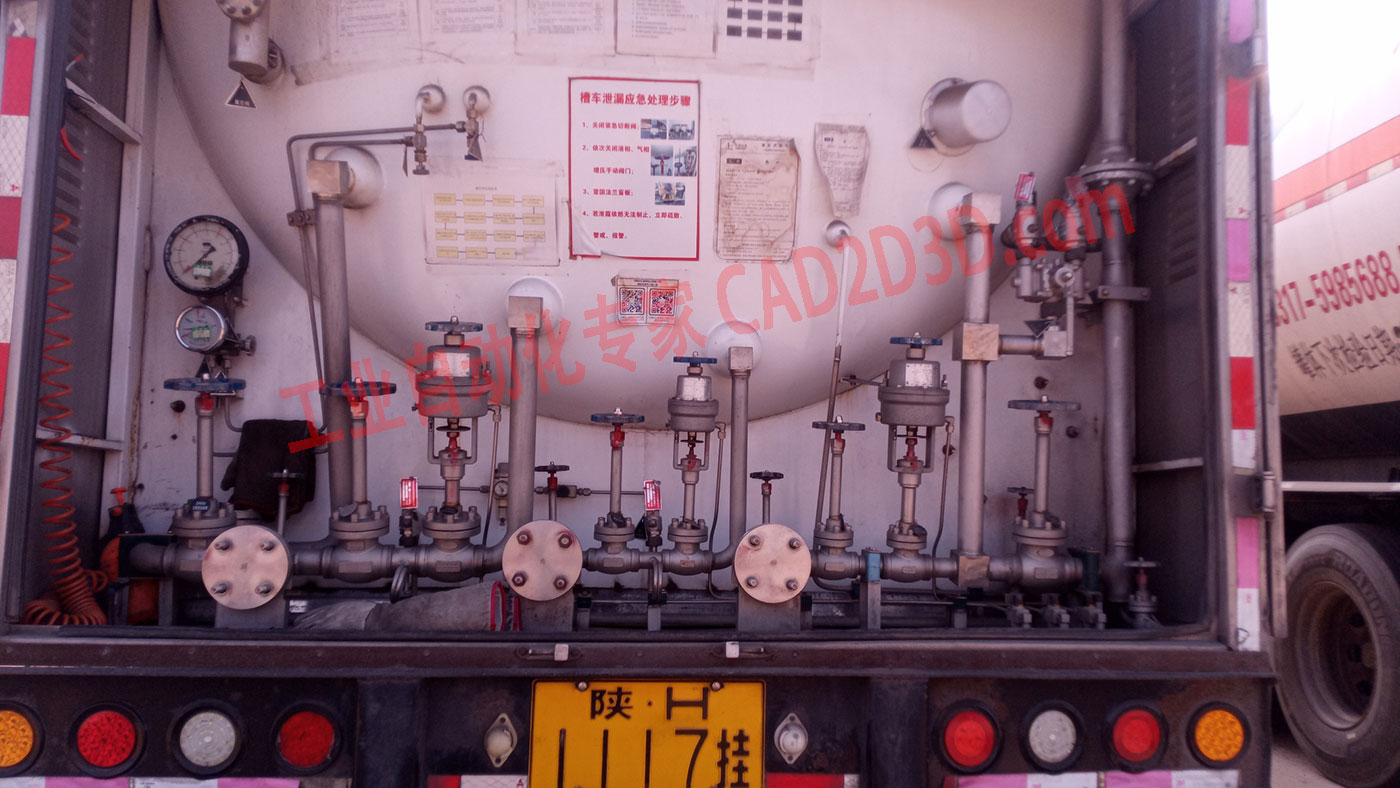 LNG槽车尾部管系实物图片大全，LNG运输车实物图，LNG罐车尾部管道实物图